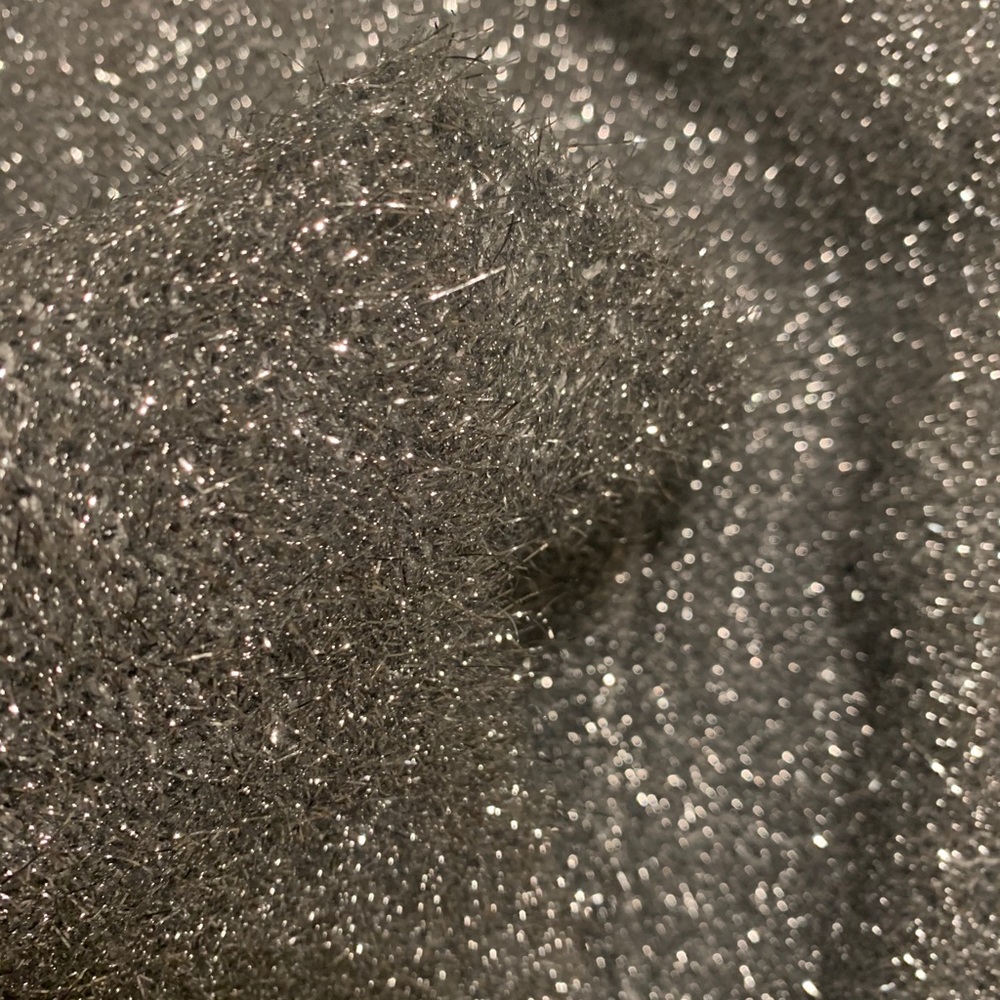 ❄️Silver Metallic Top❄️ - Picture 4 of 6